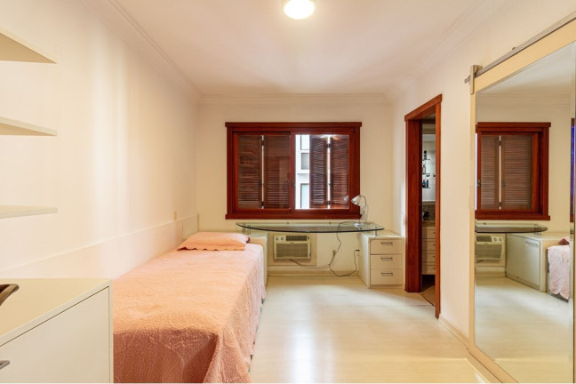 Imagem Cobertura com 4 Quartos à Venda, 330 m² em Petrópolis - Porto Alegre Imagem Cobertura com 4 Quartos à Venda, 330 m² em Petrópolis - Porto Alegre