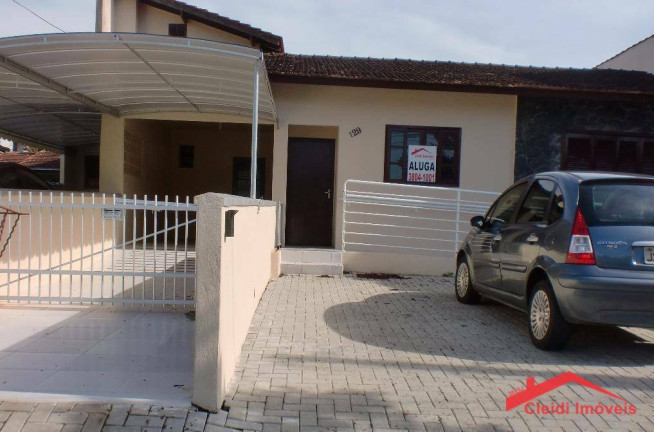Imagem Casa com 3 Quartos para Alugar, 130 m² em Costa E Silva - Joinville Imagem Casa com 3 Quartos para Alugar, 130 m² em Costa E Silva - Joinville