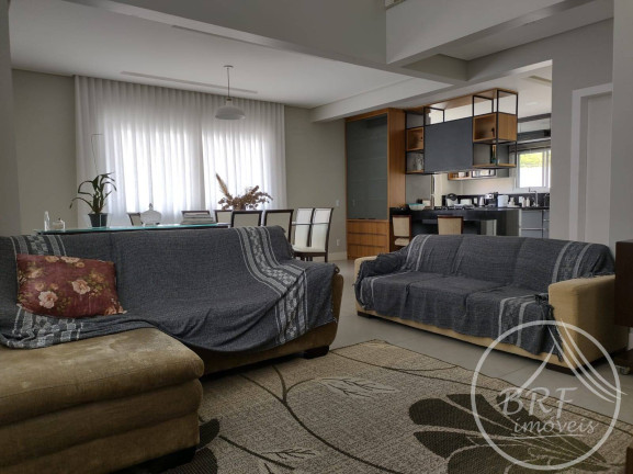 Imagem Casa com 3 Quartos à Venda, 327 m² em Estreito - Florianópolis
