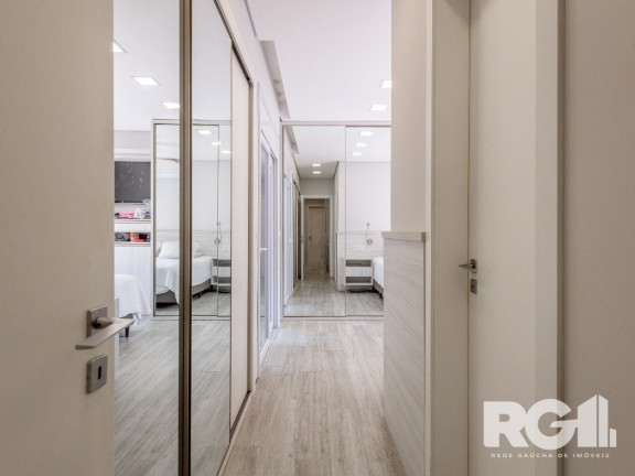 Imagem Casa com 3 Quartos à Venda, 400 m² em Três Figueiras - Porto Alegre Imagem Casa com 3 Quartos à Venda, 400 m² em Três Figueiras - Porto Alegre