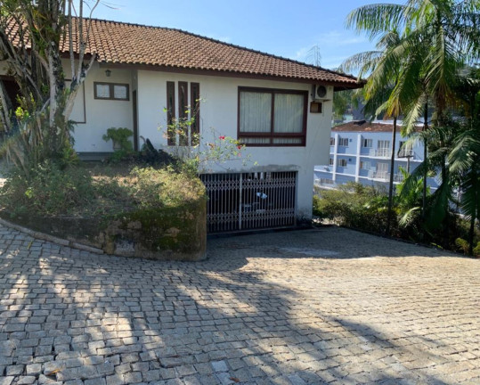 Imagem Casa com 3 Quartos à Venda, 220 m² em Saguaçu - Joinville