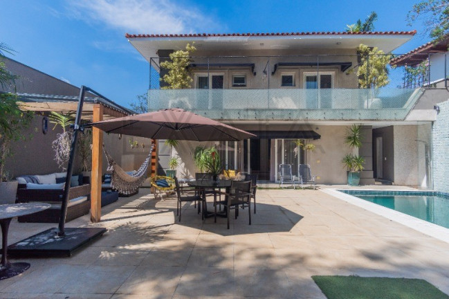 Casa com 5 Quartos à Venda, 720 m² em Pacaembu - São Paulo