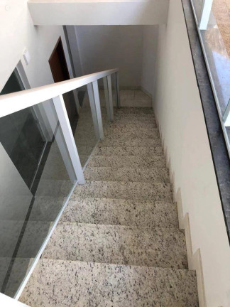 Imagem Casa com 3 Quartos à Venda, 330 m² Imagem Casa com 3 Quartos à Venda, 330 m²