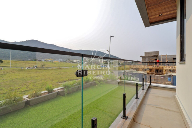 Imagem Casa com 3 Quartos à Venda, 237 m² em Lagoa Da Conceição - Florianópolis Imagem Casa com 3 Quartos à Venda, 237 m² em Lagoa Da Conceição - Florianópolis