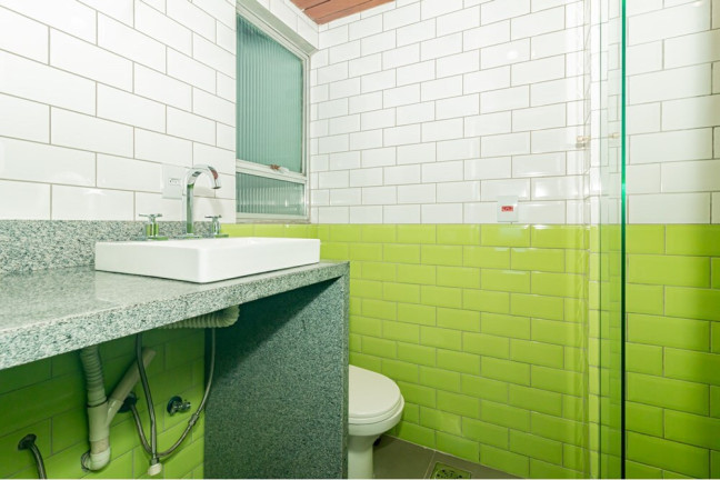 Imagem Imóvel com 1 Quarto à Venda, 30 m² em Centro Histórico - Porto Alegre Imagem Imóvel com 1 Quarto à Venda, 30 m² em Centro Histórico - Porto Alegre