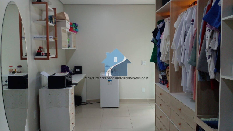 Imagem Casa com 6 Quartos à Venda, 300 m² em Adrianópolis - Manaus Imagem Casa com 6 Quartos à Venda, 300 m² em Adrianópolis - Manaus