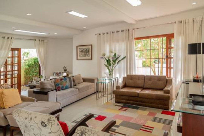 Imagem Casa com 4 Quartos para Alugar, 280 m² em Jurerê Internacional - Florianópolis Imagem Casa com 4 Quartos para Alugar, 280 m² em Jurerê Internacional - Florianópolis