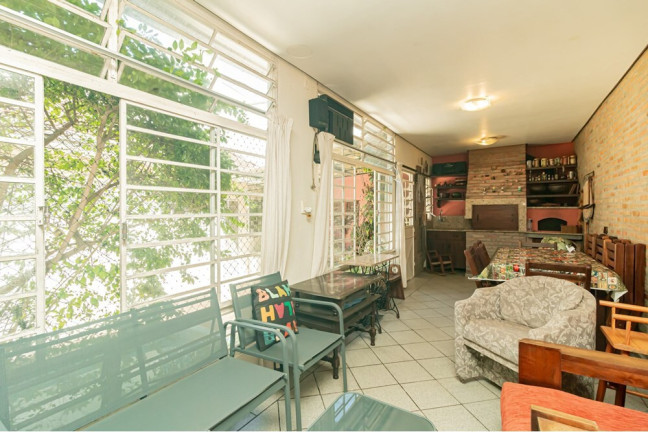 Imagem Casa com 3 Quartos à Venda, 248 m² em Três Figueiras - Porto Alegre Imagem Casa com 3 Quartos à Venda, 248 m² em Três Figueiras - Porto Alegre