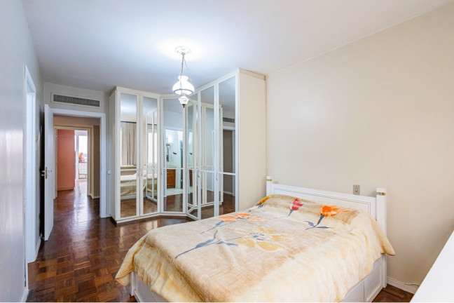 Imagem Apartamento com 3 Quartos à Venda, 167 m² em Centro Histórico - Porto Alegre Imagem Apartamento com 3 Quartos à Venda, 167 m² em Centro Histórico - Porto Alegre