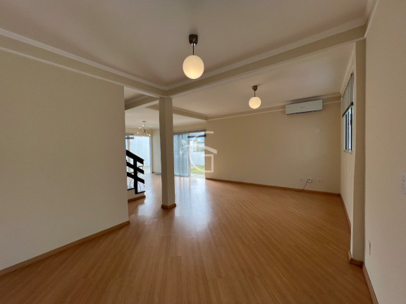 Imagem Casa com 3 Quartos à Venda,  em Bom Retiro - Joinville