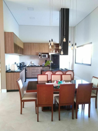 Imagem Casa com 3 Quartos à Venda, 367 m²
