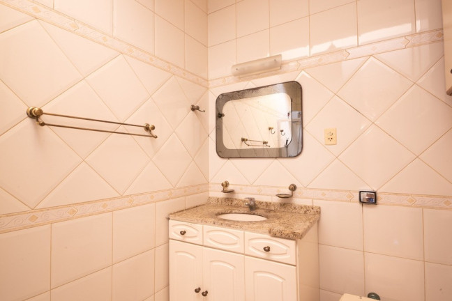Imagem Casa com 3 Quartos à Venda, 156 m² em Petrópolis - Porto Alegre Imagem Casa com 3 Quartos à Venda, 156 m² em Petrópolis - Porto Alegre