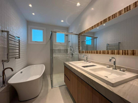 Apartamento com 3 Quartos à Venda, 137 m² em Centro - Balneário Camboriú