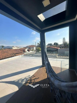 Imagem Sobrado com 3 Quartos à Venda, 279 m² em Centro - Penha