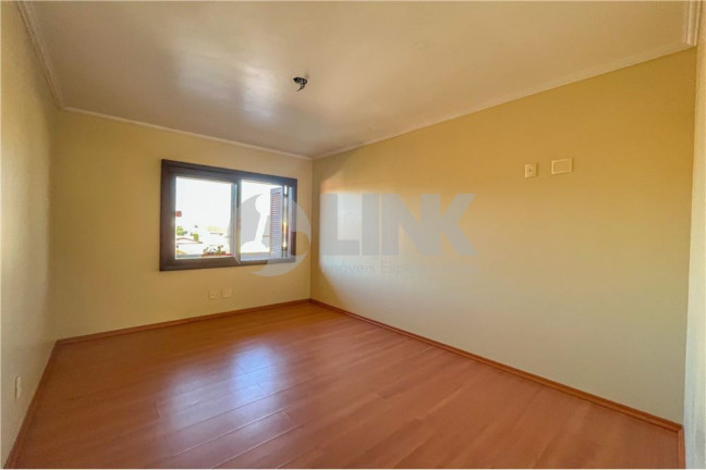 Imagem Imóvel com 3 Quartos à Venda, 260 m² em Jardim Itu - Porto Alegre Imagem Imóvel com 3 Quartos à Venda, 260 m² em Jardim Itu - Porto Alegre