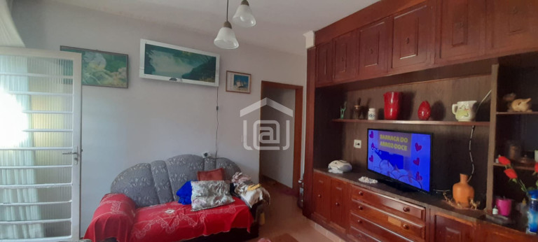 Imagem Casa com 2 Quartos à Venda, 360 m² em Santa Rosália - Poços De Caldas Imagem Casa com 2 Quartos à Venda, 360 m² em Santa Rosália - Poços De Caldas