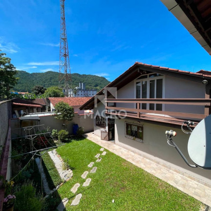 Imagem Casa com 4 Quartos à Venda, 188 m² em Vila Lalau - Jaraguá Do Sul Imagem Casa com 4 Quartos à Venda, 188 m² em Vila Lalau - Jaraguá Do Sul