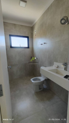 Imagem Casa de Condomínio com 3 Quartos à Venda, 240 m²