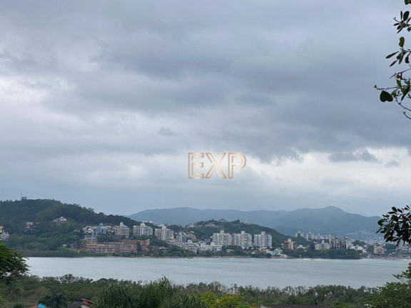 Terreno à Venda, 662 m² em Cacupé - Florianópolis