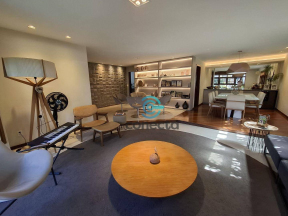 Casa com 5 Quartos à Venda, 319 m² em Pendotiba - Niterói