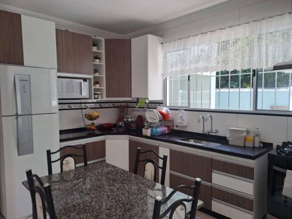 Imagem Casa com 3 Quartos à Venda, 170 m²