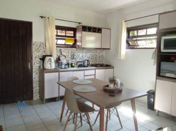 Imagem Casa com 2 Quartos à Venda, 200 m² em Barra Da Lagoa - Florianópolis Imagem Casa com 2 Quartos à Venda, 200 m² em Barra Da Lagoa - Florianópolis