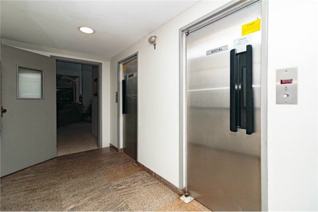 Imagem Apartamento com 3 Quartos à Venda, 120 m² em Centro Histórico - Porto Alegre Imagem Apartamento com 3 Quartos à Venda, 120 m² em Centro Histórico - Porto Alegre