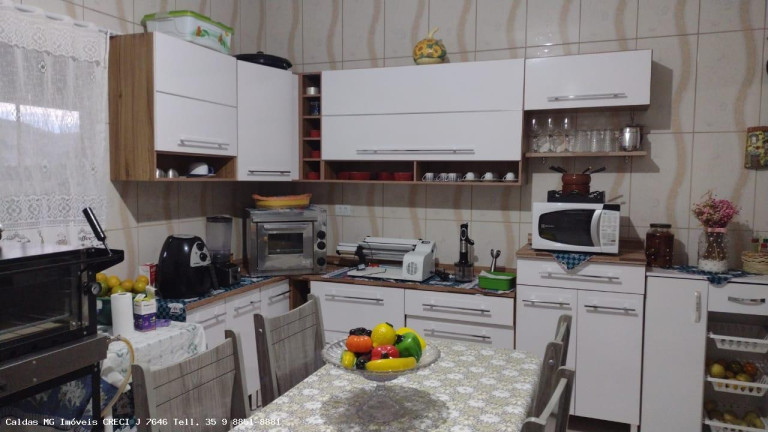 Imagem Chácara com 3 Quartos à Venda, 170 m² em Pocinhos Do Rio Verde - Caldas Imagem Chácara com 3 Quartos à Venda, 170 m² em Pocinhos Do Rio Verde - Caldas