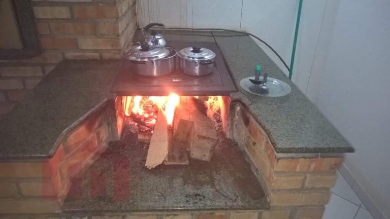 Imagem Imóvel com 2 Quartos à Venda, 1.800 m²