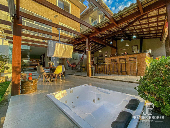 Imagem Casa com 4 Quartos à Venda, 307 m² em Tijuca - Teresópolis Imagem Casa com 4 Quartos à Venda, 307 m² em Tijuca - Teresópolis