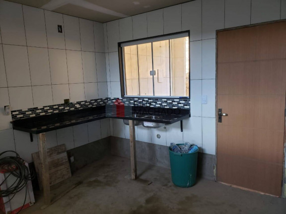 Imagem Casa com 2 Quartos à Venda, 156 m² em Teresópolis