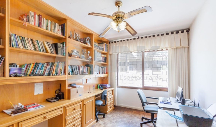 Imagem Casa com 3 Quartos à Venda, 327 m² em Chácara Das Pedras - Porto Alegre Imagem Casa com 3 Quartos à Venda, 327 m² em Chácara Das Pedras - Porto Alegre