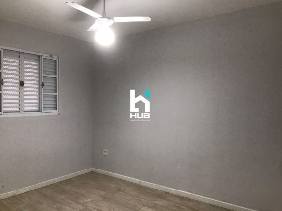 Imagem Casa com 2 Quartos à Venda, 75 m²