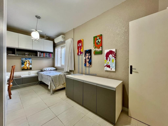Imagem Casa com 4 Quartos à Venda, 211 m² em Tomazetti - Santa Maria Imagem Casa com 4 Quartos à Venda, 211 m² em Tomazetti - Santa Maria