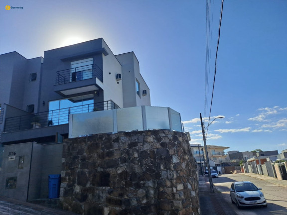Imagem Casa com 3 Quartos à Venda, 182 m² em Córrego Grande - Florianópolis Imagem Casa com 3 Quartos à Venda, 182 m² em Córrego Grande - Florianópolis