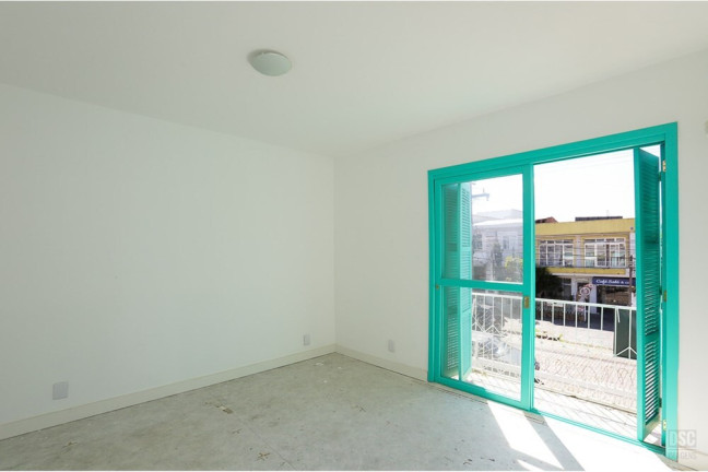 Imagem Casa com 5 Quartos à Venda, 253 m² em Santana - Porto Alegre Imagem Casa com 5 Quartos à Venda, 253 m² em Santana - Porto Alegre