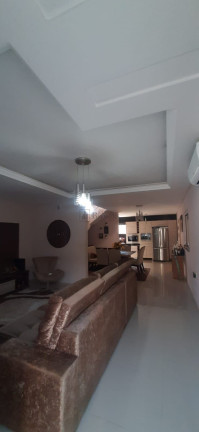 Imagem Sobrado com 2 Quartos à Venda, 133 m² em Santa Regina - Camboriú Imagem Sobrado com 2 Quartos à Venda, 133 m² em Santa Regina - Camboriú