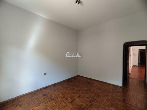 Imagem Casa com 3 Quartos para Alugar, 250 m² em Estados Unidos - Uberaba Imagem Casa com 3 Quartos para Alugar, 250 m² em Estados Unidos - Uberaba