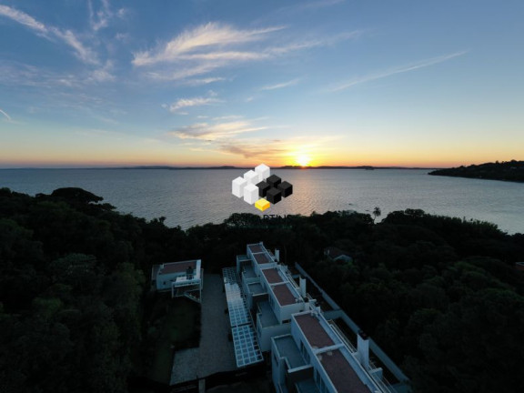 Imagem Casa de Condomínio com 3 Quartos à Venda, 441 m² em Pedra Redonda - Porto Alegre