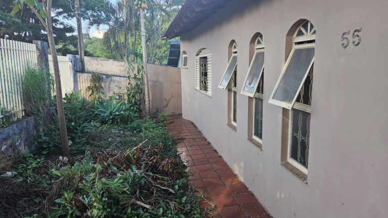 Imagem Casa com 3 Quartos à Venda, 300 m² em Conjunto Centauro - Arapongas Imagem Casa com 3 Quartos à Venda, 300 m² em Conjunto Centauro - Arapongas