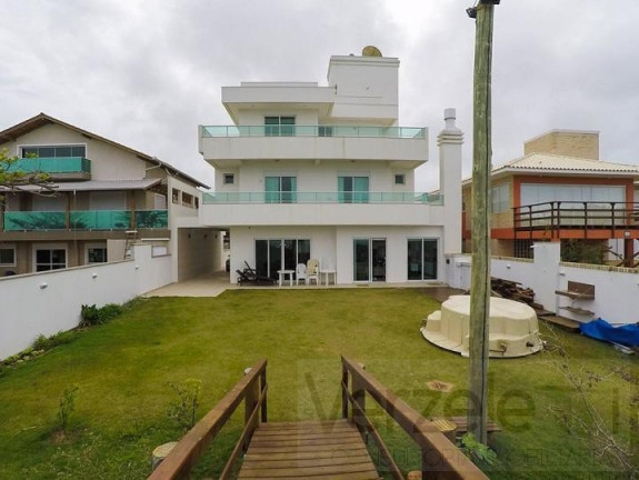 Imagem Casa com 6 Quartos à Venda, 500 m² em Mariscal - Bombinhas Imagem Casa com 6 Quartos à Venda, 500 m² em Mariscal - Bombinhas