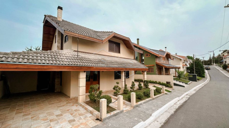 Imagem Casa de Condomínio com 5 Quartos à Venda, 176 m² em Vila Izabel - Campos Do Jordão Imagem Casa de Condomínio com 5 Quartos à Venda, 176 m² em Vila Izabel - Campos Do Jordão