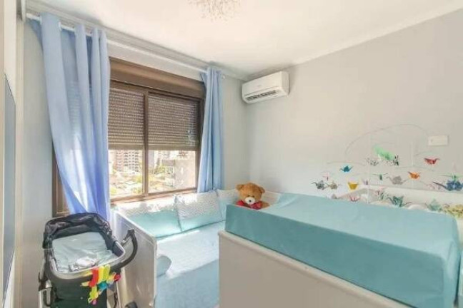 Apartamento com 2 Quartos à Venda, 122 m² em Passo Da Areia - Porto Alegre