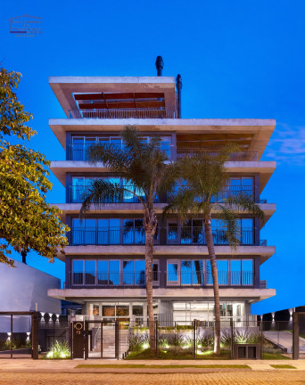 Imagem Imóvel com 1 Quarto à Venda, 62 m² em Menino Deus - Porto Alegre Imagem Imóvel com 1 Quarto à Venda, 62 m² em Menino Deus - Porto Alegre