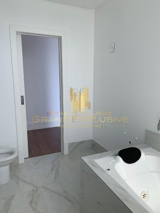Imagem Apartamento com 3 Quartos à Venda, 151 m² em Centro - Balneário Camboriú Imagem Apartamento com 3 Quartos à Venda, 151 m² em Centro - Balneário Camboriú