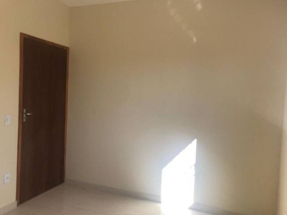 Imagem Casa com 2 Quartos à Venda, 80 m² em Parque Lago Azul - Pindamonhangaba Imagem Casa com 2 Quartos à Venda, 80 m² em Parque Lago Azul - Pindamonhangaba