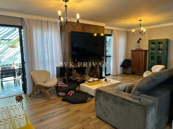 Imagem Sobrado com 4 Quartos à Venda, 250 m² em Moema - São Paulo