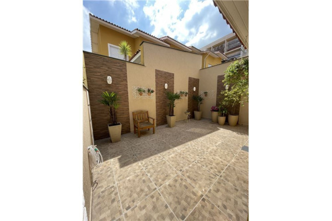 Casa com 3 Quartos à Venda, 102 m² em Vila Carrão - São Paulo