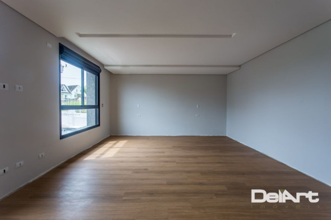 Imagem Casa com 3 Quartos à Venda, 226 m² em Uberaba - Curitiba Imagem Casa com 3 Quartos à Venda, 226 m² em Uberaba - Curitiba