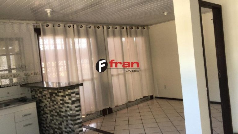 Imagem Casa com 6 Quartos à Venda, 200 m² em Córrego Grande - Florianópolis Imagem Casa com 6 Quartos à Venda, 200 m² em Córrego Grande - Florianópolis